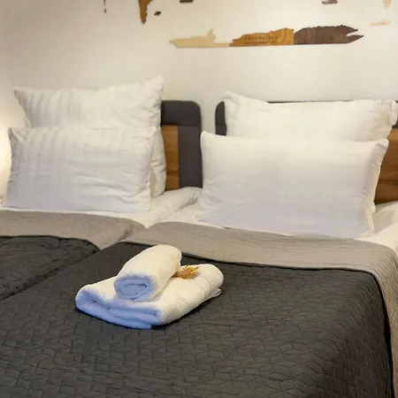 Atlas 8 Oberhausen, 3 Zimmer, Naehe Bahnhof, Westfield Centro *