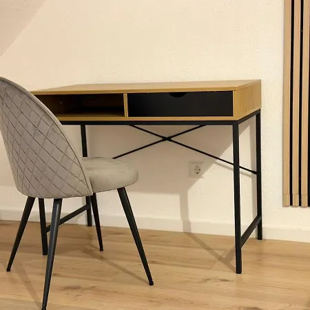 Atlas 8 Oberhausen, 3 Zimmer, Naehe Bahnhof, Westfield Centro *