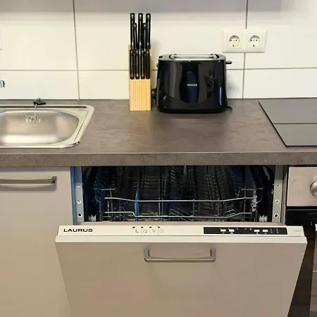 Апартаменты Atlas 8 Oberhausen, 3 Zimmer, Naehe Bahnhof, Westfield Centro *